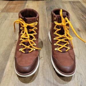 Cole Haan Women's Brown Booties. SZ. 8.5